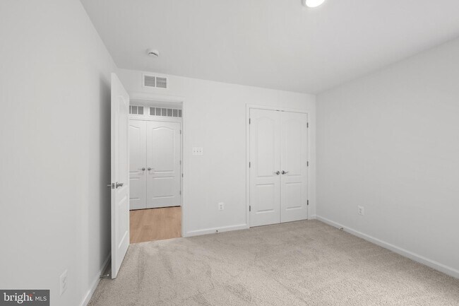 Building Photo - 9942 -A Count Fleet Cres