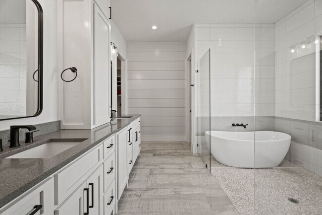 Building Photo - Luxury Home in Kelsey Park
