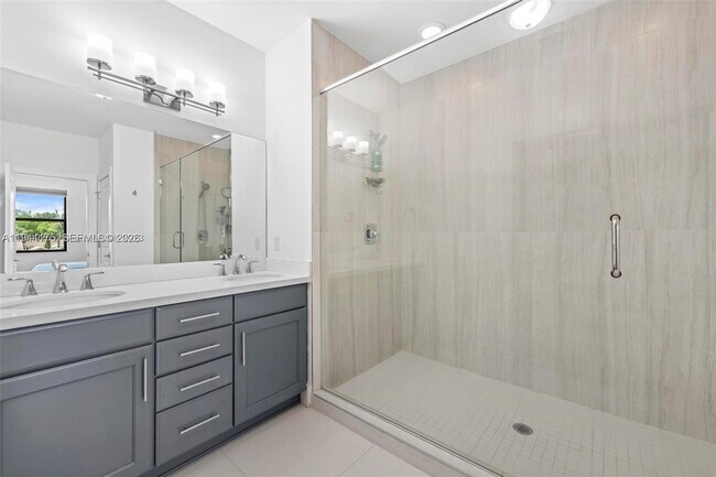 Building Photo - 4518 E Aqua Bella Ln