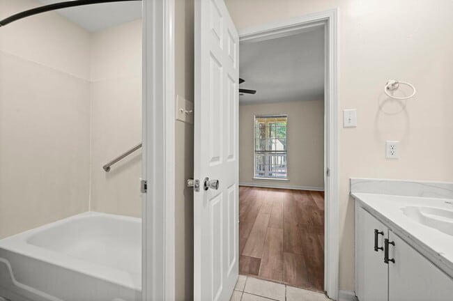 Building Photo - 5382 Rosedown Ct