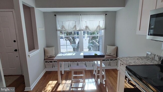 Building Photo - 442 Darby Ln