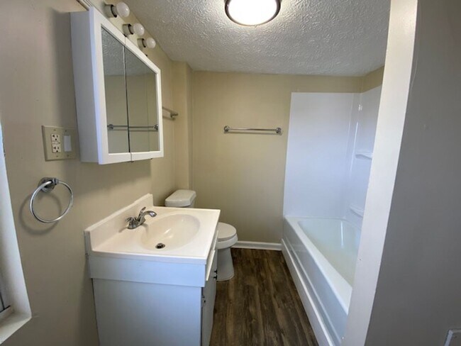 Building Photo - Classic 3-Bed Home with Covered Porch & Off-Street Parking