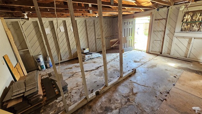 Building Photo - 2415 Perry St