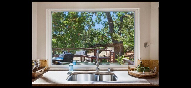 Building Photo - 52 Woodleaf Ct
