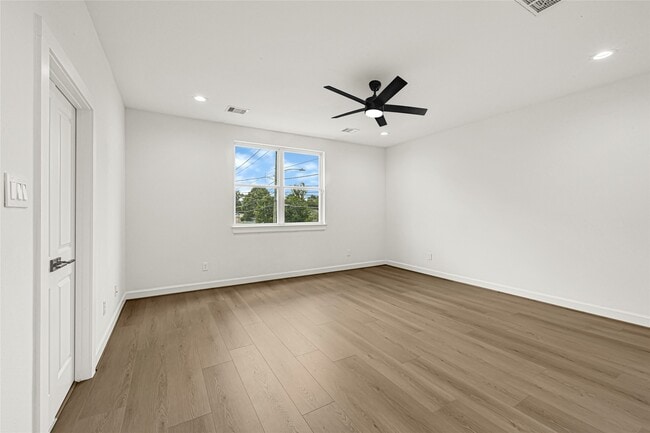 Building Photo - 3613 Gano St