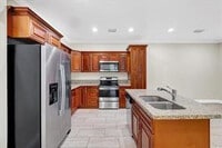 Building Photo - 306 N 18th Ct