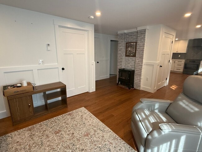 Building Photo - 1 Hillrise Ln