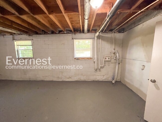 Building Photo - 3Bed/2Bath/Available Now!