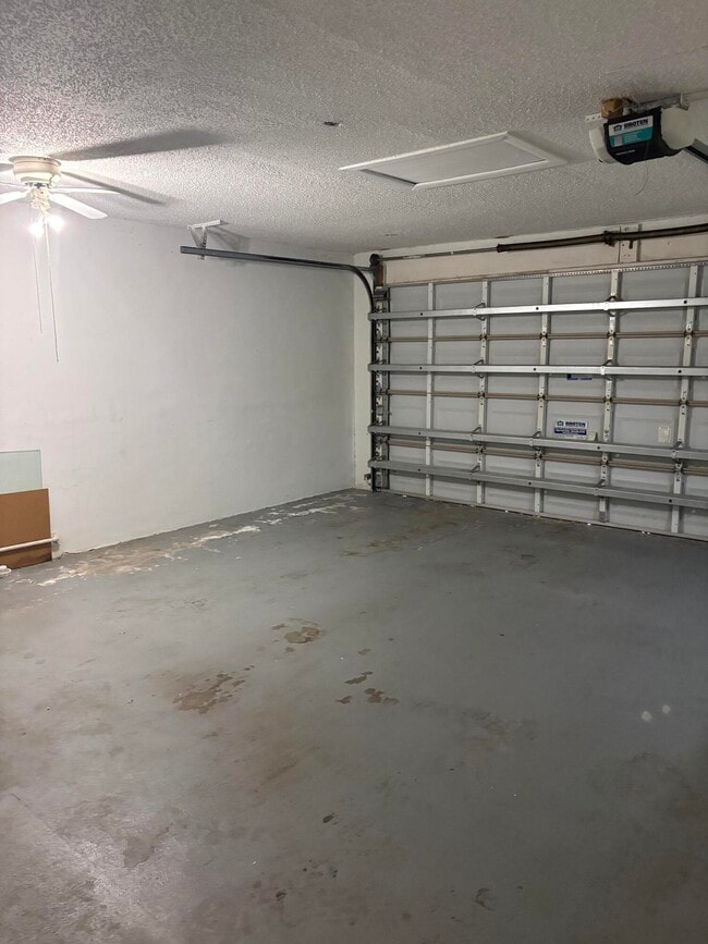 Building Photo - 6269 Woodbury Rd