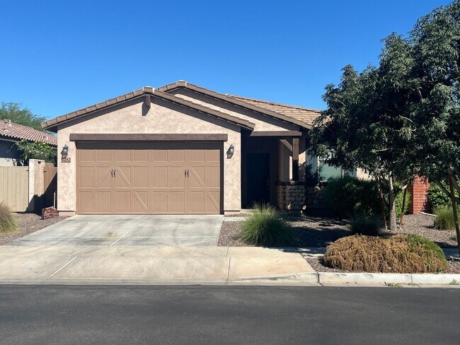 Primary Photo - 14052 W Valentine St