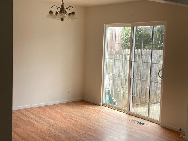 Building Photo - Charming 3BD/2BA Home in South San Francis...