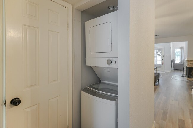 Building Photo - 16800 Sugar Pine Dr