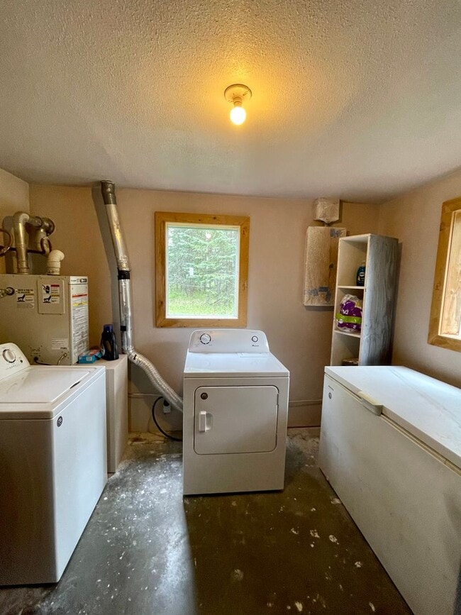 Building Photo - FURNISHED SEASONAL RENTAL