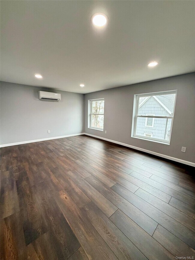 Building Photo - 19 Lee Ave