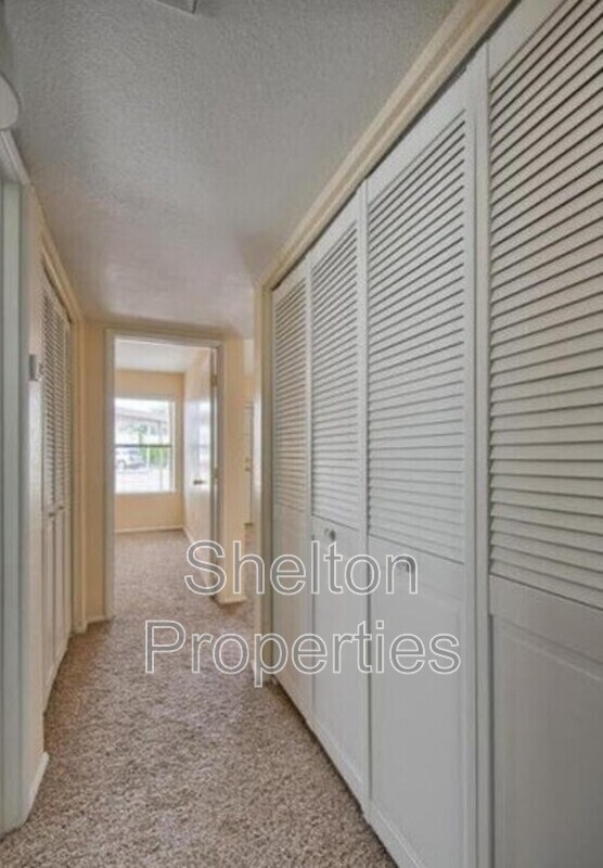 Building Photo - 4523 E Camino Cir