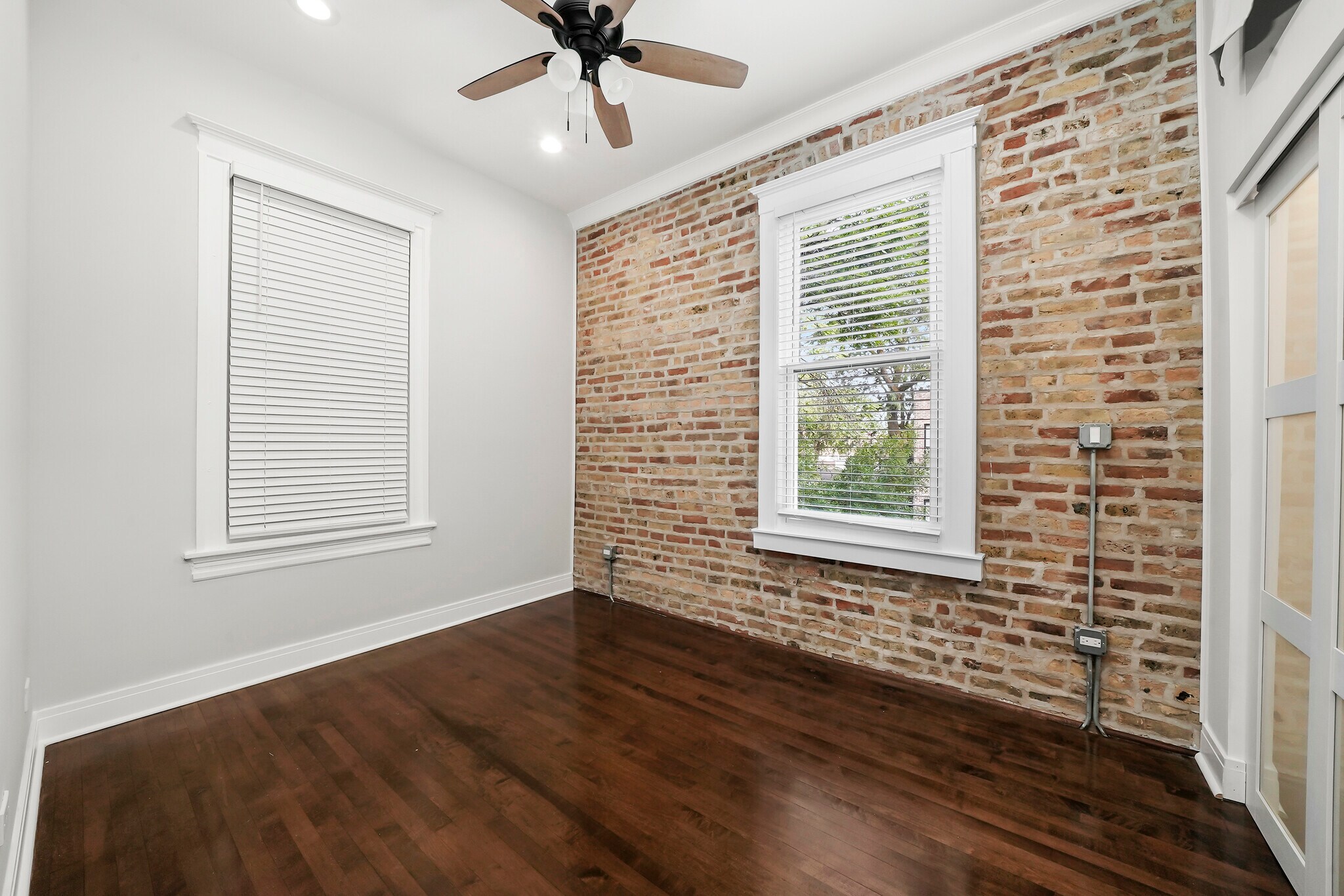 Building Photo - 1306 N Maplewood Ave