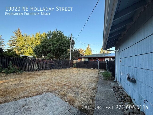 Building Photo - 19020 NE Holladay St