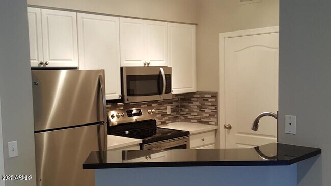 Primary Photo - 1701 E Colter St