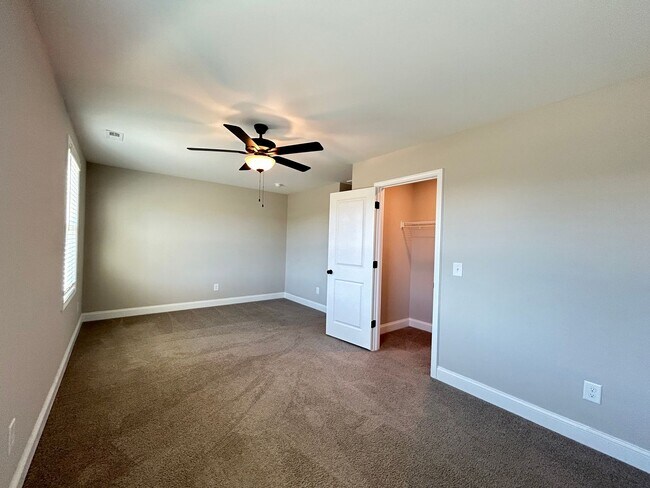 Building Photo - The Landing at Lewis Creek |