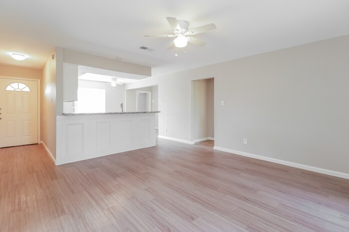 Building Photo - 742 Branding Iron Ln