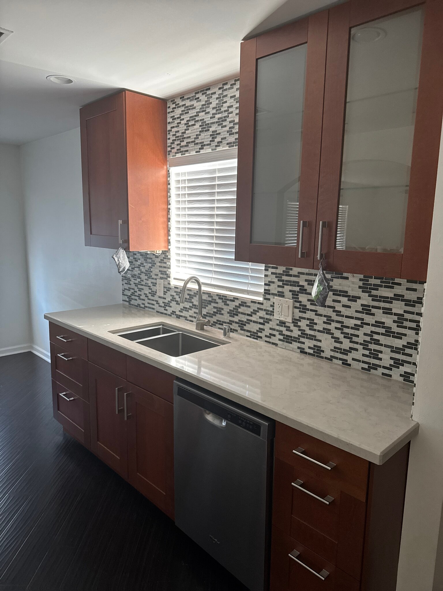 Building Photo - 264 Rosebay Dr