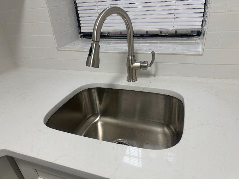 Building Photo - 67 Brinkerhoff St