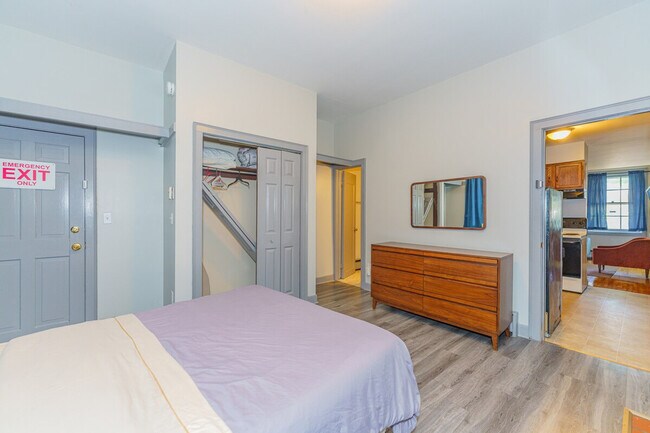 Building Photo - 12 S Mall Arterial