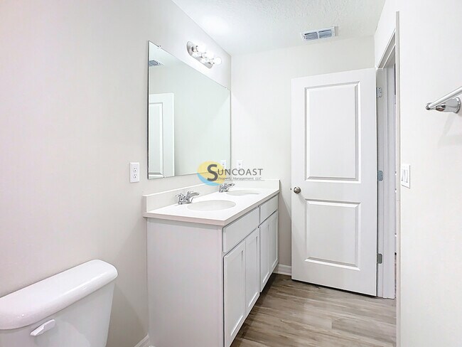 Building Photo - 3821 SW 43rd Ct