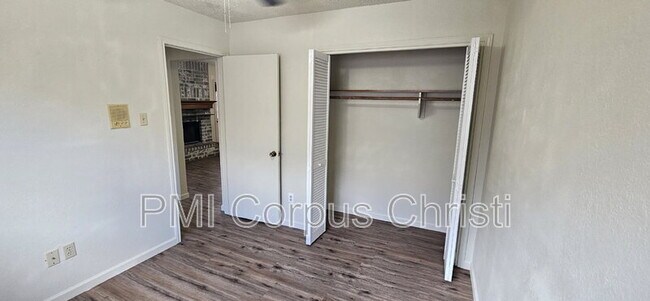Building Photo - 6106 Angus Dr