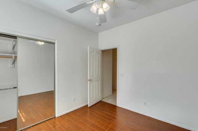 Building Photo - AVAILABLE NOW: Gorgeous 3 Bedroom 2 Bathro...