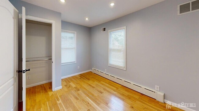 Building Photo - 13 Idlewild Ave