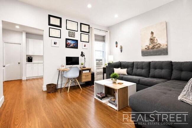 Floorplan - 863 Knickerbocker