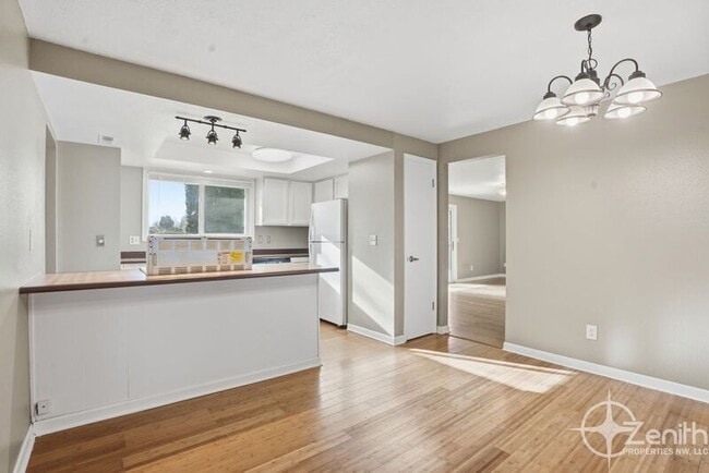 Building Photo - 1417 NW 98th Cir