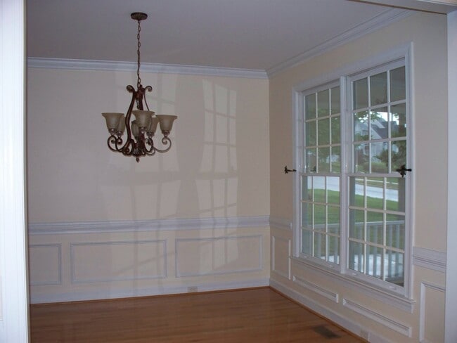 Building Photo - 2005 Templeton Gap Dr