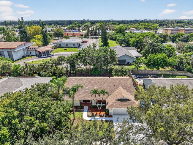 Building Photo - 1002 Julia Heights Dr