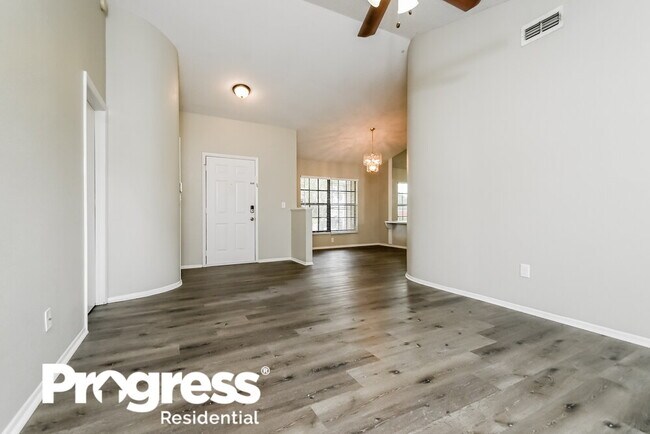 Building Photo - 10119 Deepbrook Dr