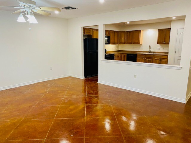 Building Photo - 46 Crislaur Ave