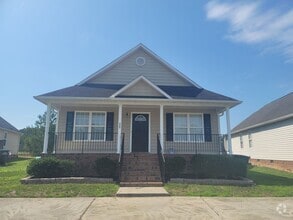 Building Photo - 4 Bedroom 3 Full Bath Ranch Home located M...
