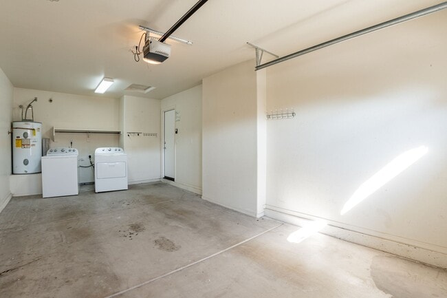 Building Photo - Beautiful 2 bedroom & 2 bath home in Desert Foothills Villas