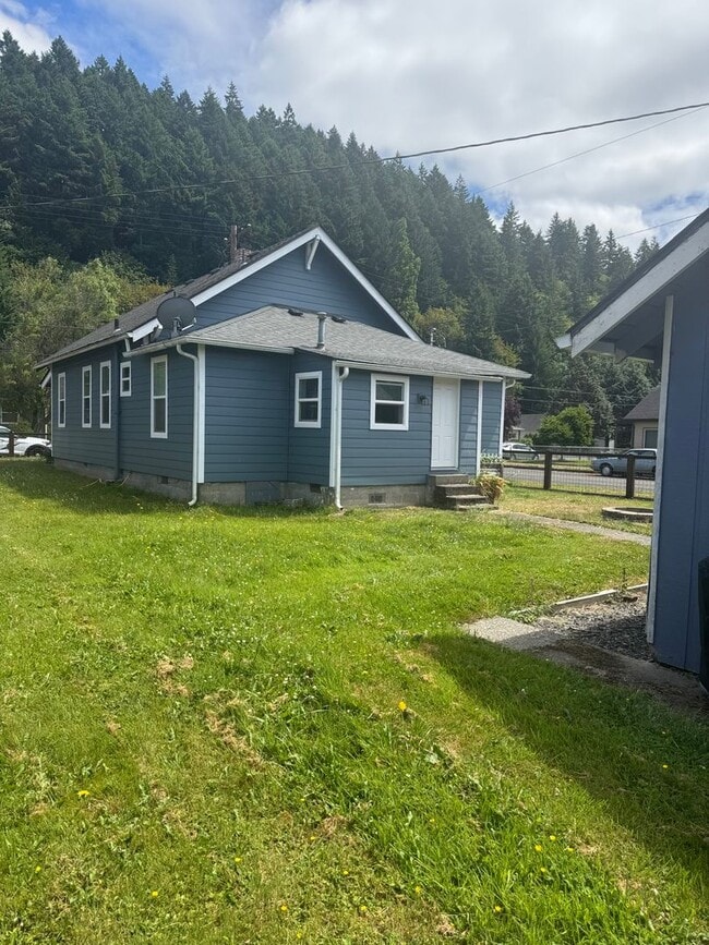 Building Photo - Charming 3 Bed, 1 Bath Home in Quiet Neigh...