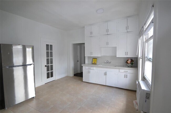 Building Photo - 1517 Bonnie Brae St