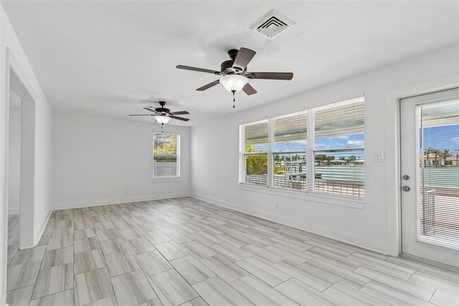 Building Photo - 8125 Bayshore Dr