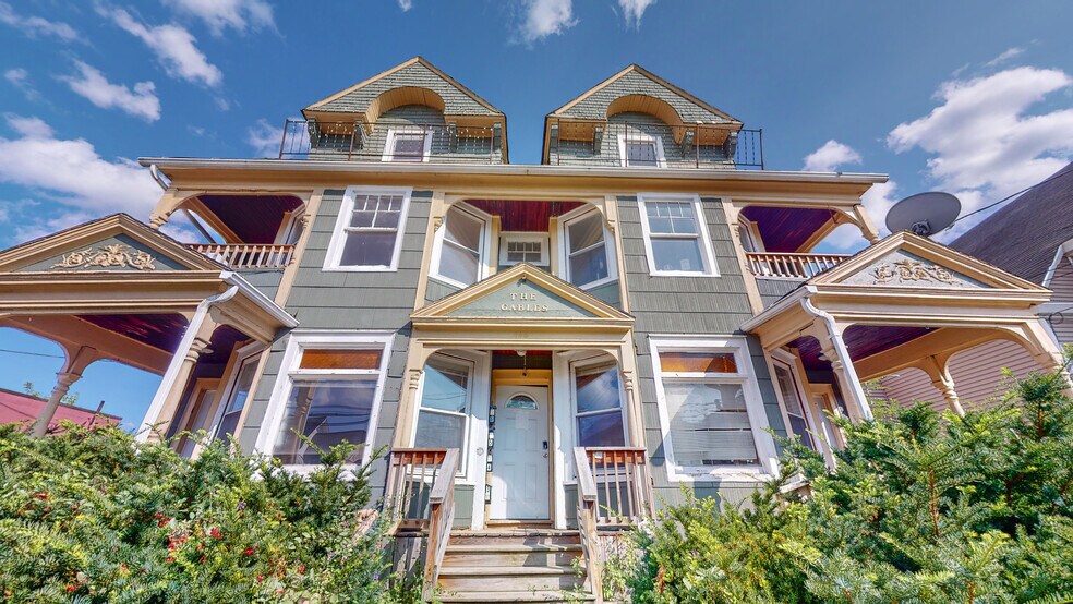 Building Photo - 146 Beethoven St