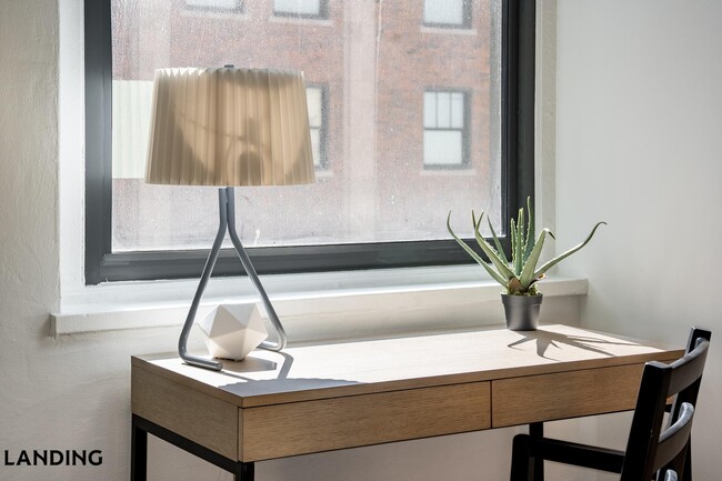 Building Photo - 933 McGee St