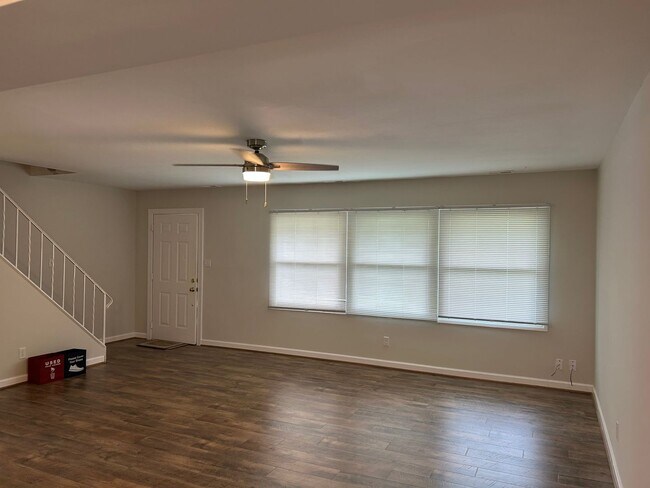 Building Photo - Spacious 4BR + Bonus Room – Available May 10! Regency Area!