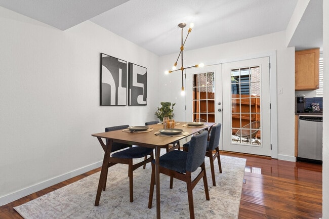 Building Photo - 708 S 1st St