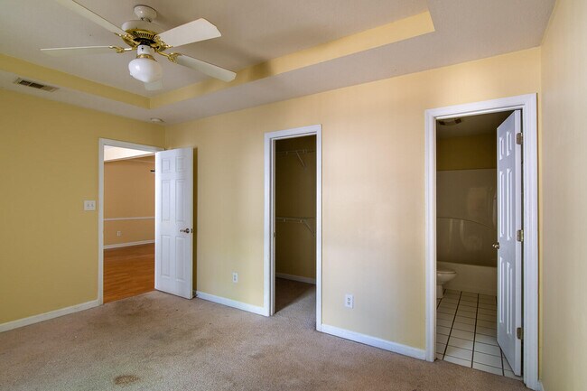 Building Photo - 3025 Brookhaven Way