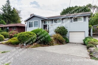 Building Photo - 5729 S Bangor St