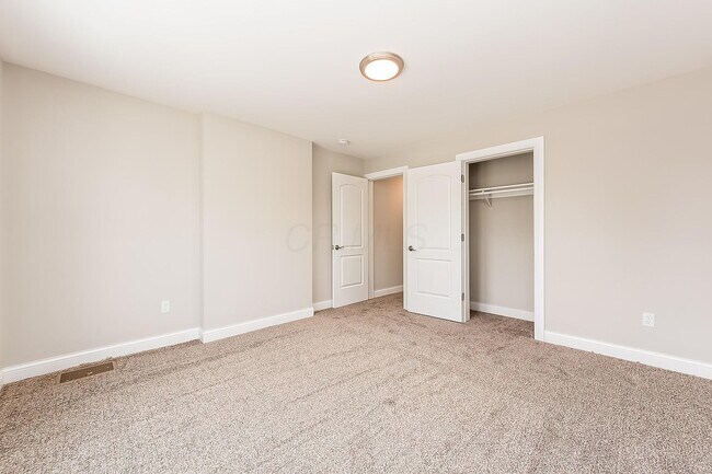 Building Photo - 917 Lockbourne Rd