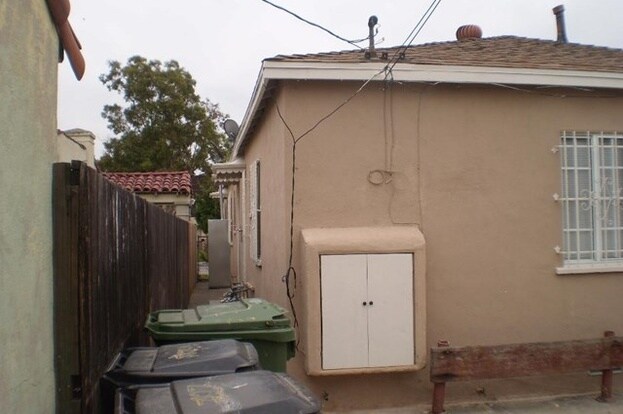 Building Photo - 7823 S Normandie Ave